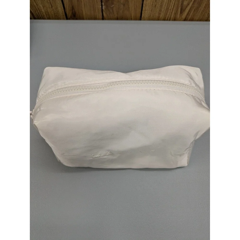 Coquette Makeup Toiletry Bag Women‎ OS Maelys Puffy Nylon Cosmetic Case